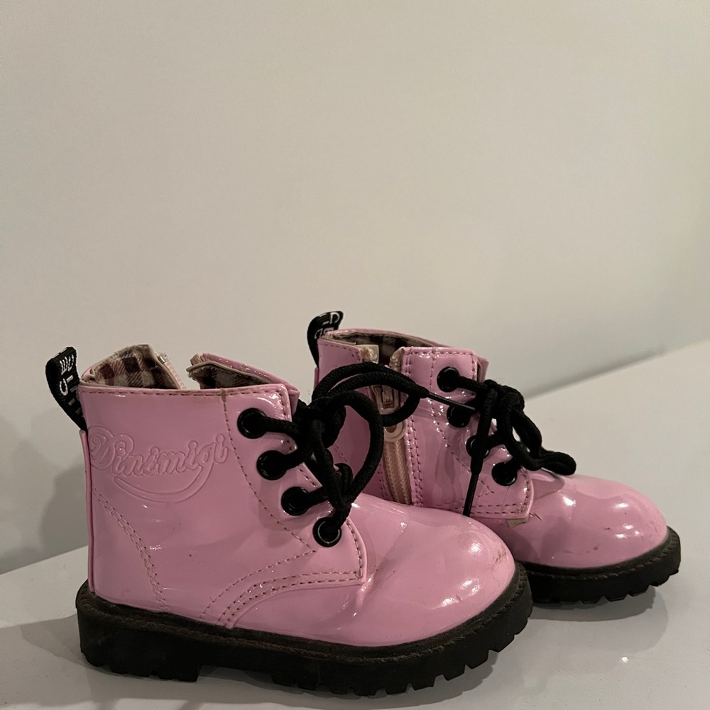 Toddler girls dinimigi patent leather combat boots Sz 21 or 5